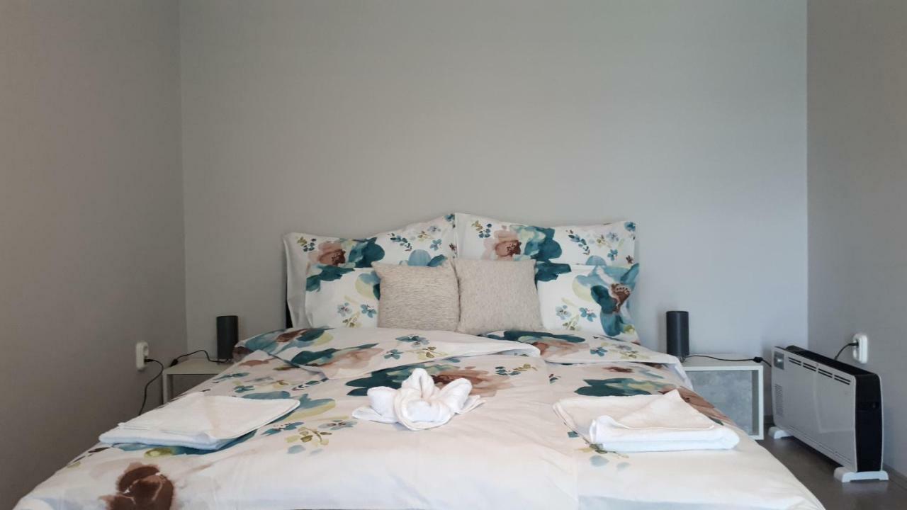 Angi Apartman- Nagyszeru Elhelyezkedes, Vendegkozpontu Szallashely-Szolgaltatas Appartement Harkány Buitenkant foto